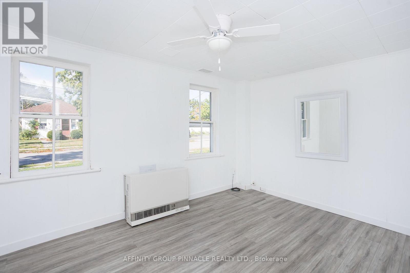 6 Duke Street, Kawartha Lakes (Lindsay), Ontario  K9V 2K4 - Photo 9 - X12586436