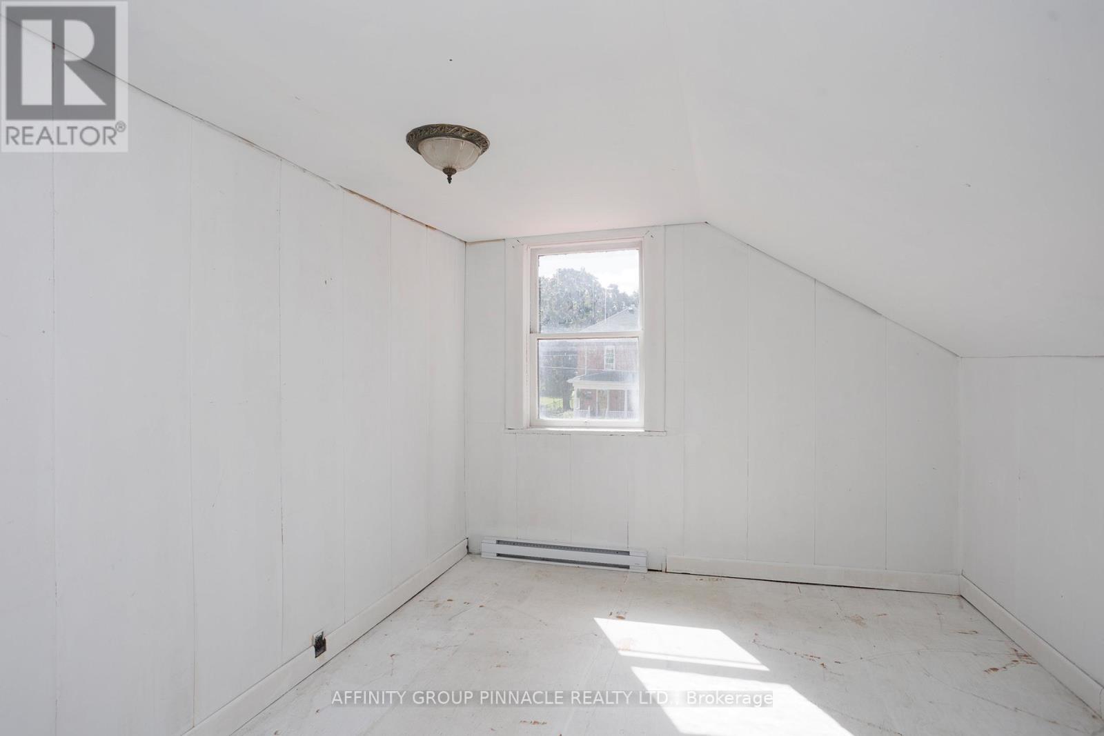 106 Russell Street W, Kawartha Lakes (Lindsay), Ontario  K9V 2X4 - Photo 29 - X12586518