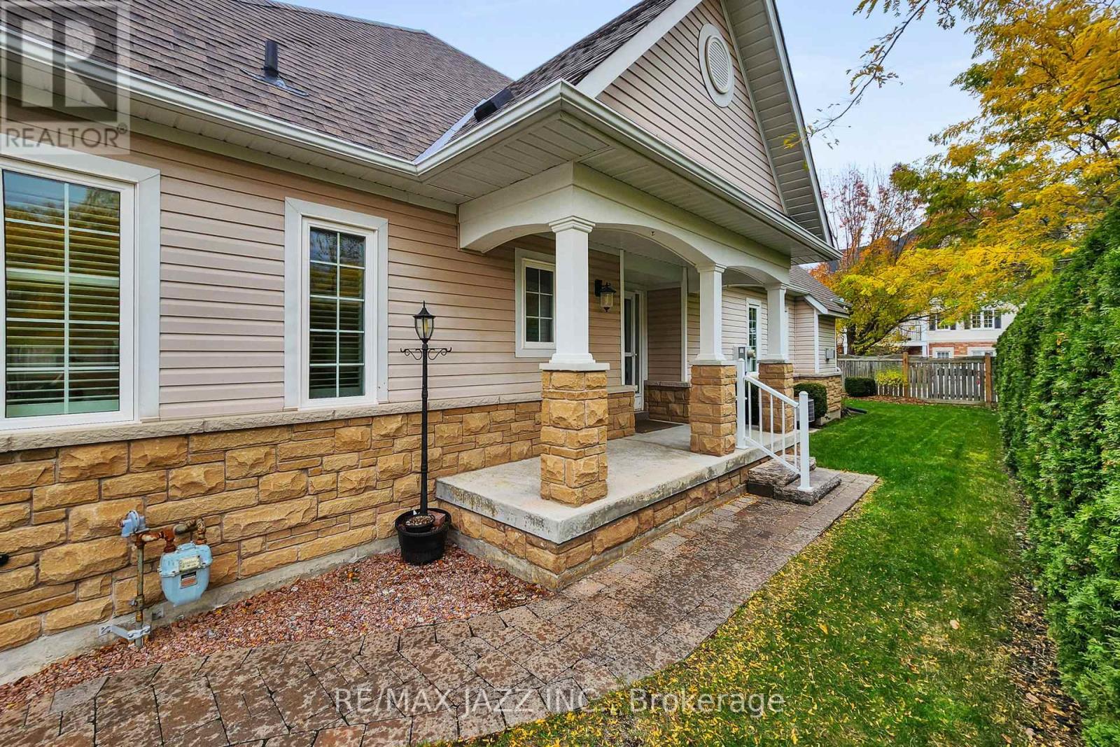 9 - 350 Lakebreeze Drive, Clarington (Newcastle), Ontario  L1B 0A2 - Photo 4 - E12586842