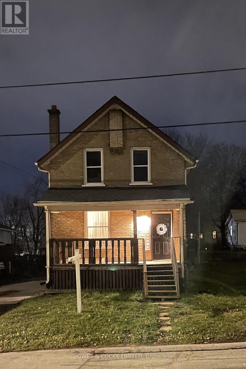 1049 High Street, Peterborough (Otonabee Ward 1), Ontario  K9J 5R8 - Photo 1 - X12586844