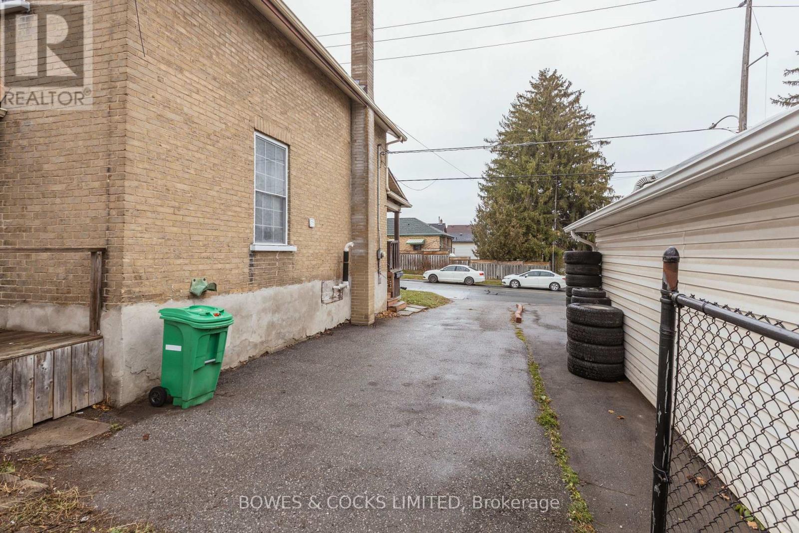 1049 High Street, Peterborough (Otonabee Ward 1), Ontario  K9J 5R8 - Photo 32 - X12586844