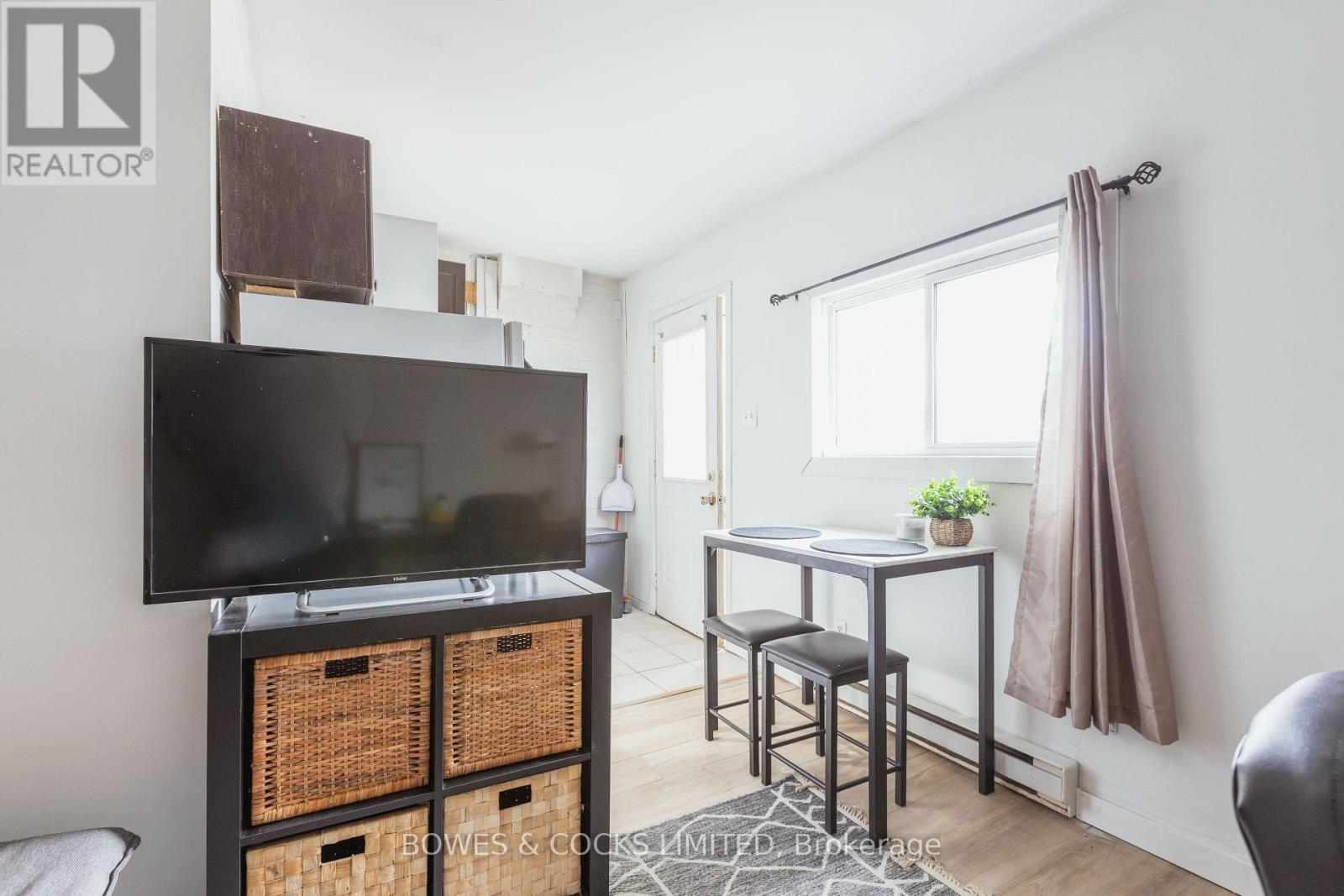 1049 High Street, Peterborough (Otonabee Ward 1), Ontario  K9J 5R8 - Photo 35 - X12586844