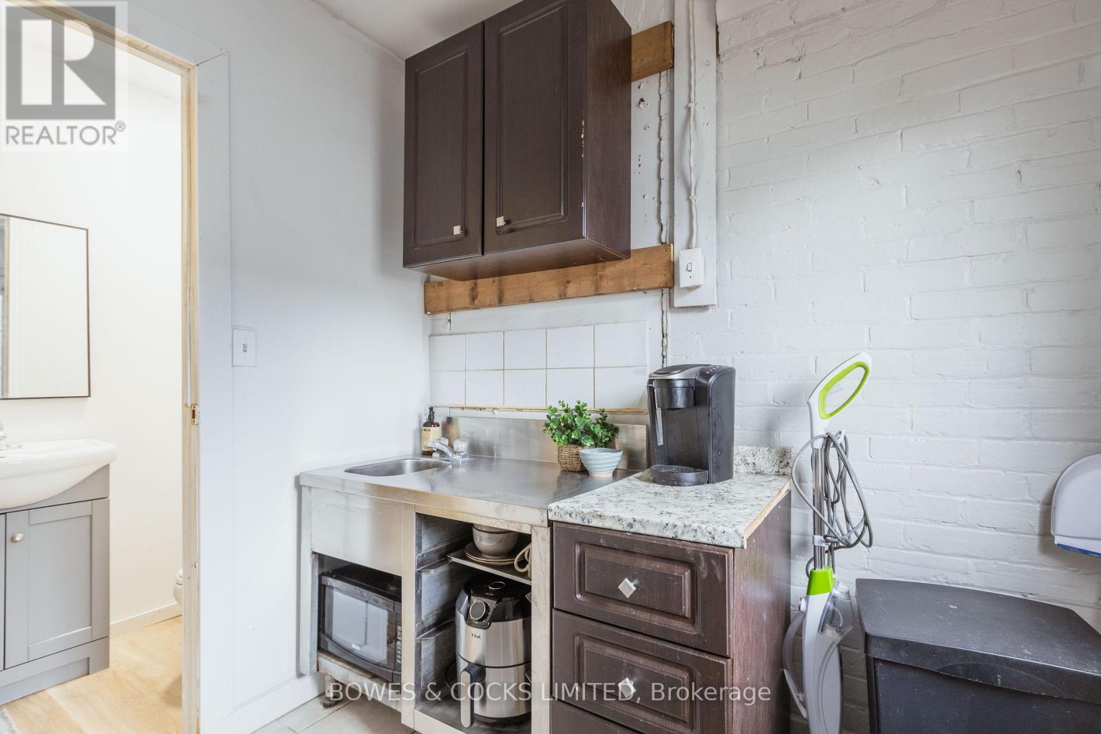 1049 High Street, Peterborough (Otonabee Ward 1), Ontario  K9J 5R8 - Photo 39 - X12586844