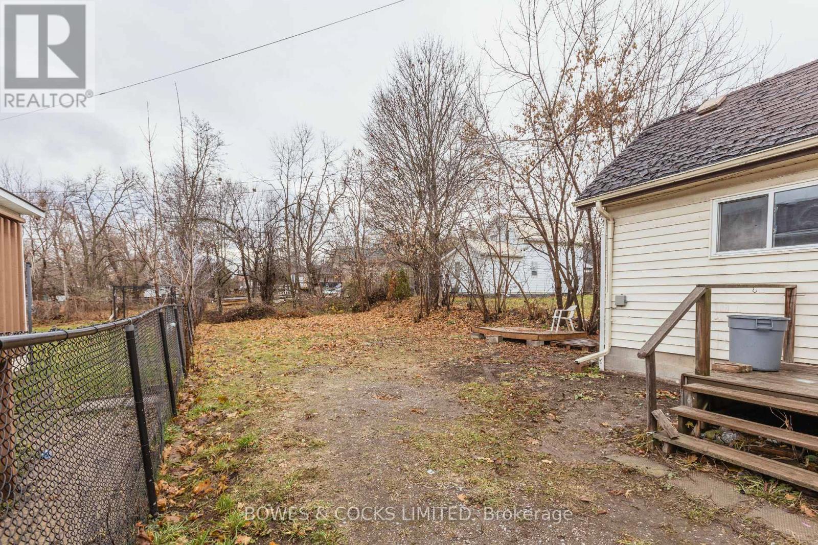 1049 High Street, Peterborough (Otonabee Ward 1), Ontario  K9J 5R8 - Photo 40 - X12586844