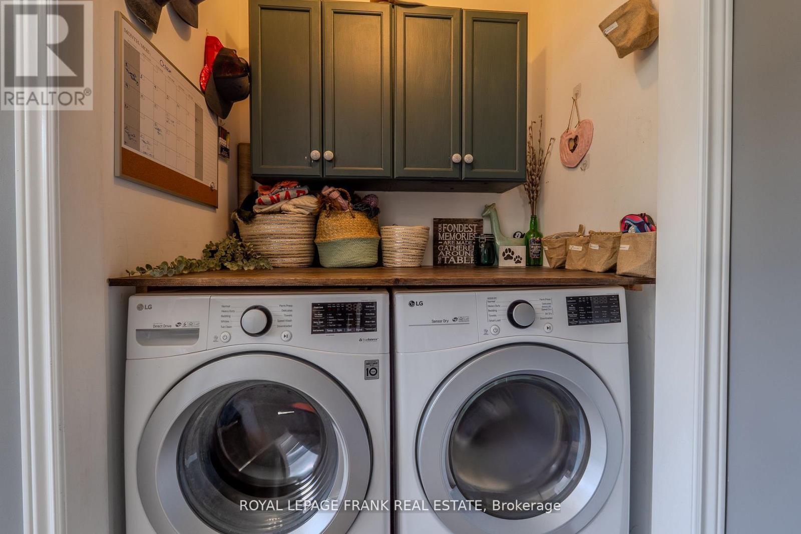 69 Peel Street, Kawartha Lakes (Lindsay), Ontario  K9V 3M5 - Photo 14 - X12587678