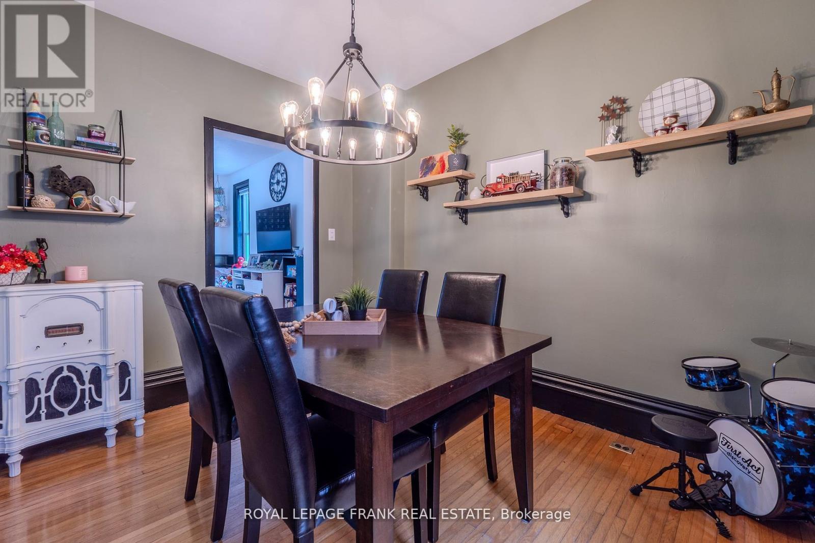 69 Peel Street, Kawartha Lakes (Lindsay), Ontario  K9V 3M5 - Photo 16 - X12587678