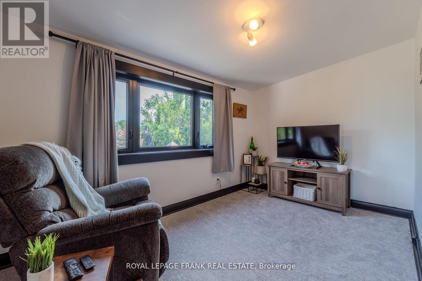 69 Peel Street, Kawartha Lakes (Lindsay), Ontario  K9V 3M5 - Photo 26 - X12587678