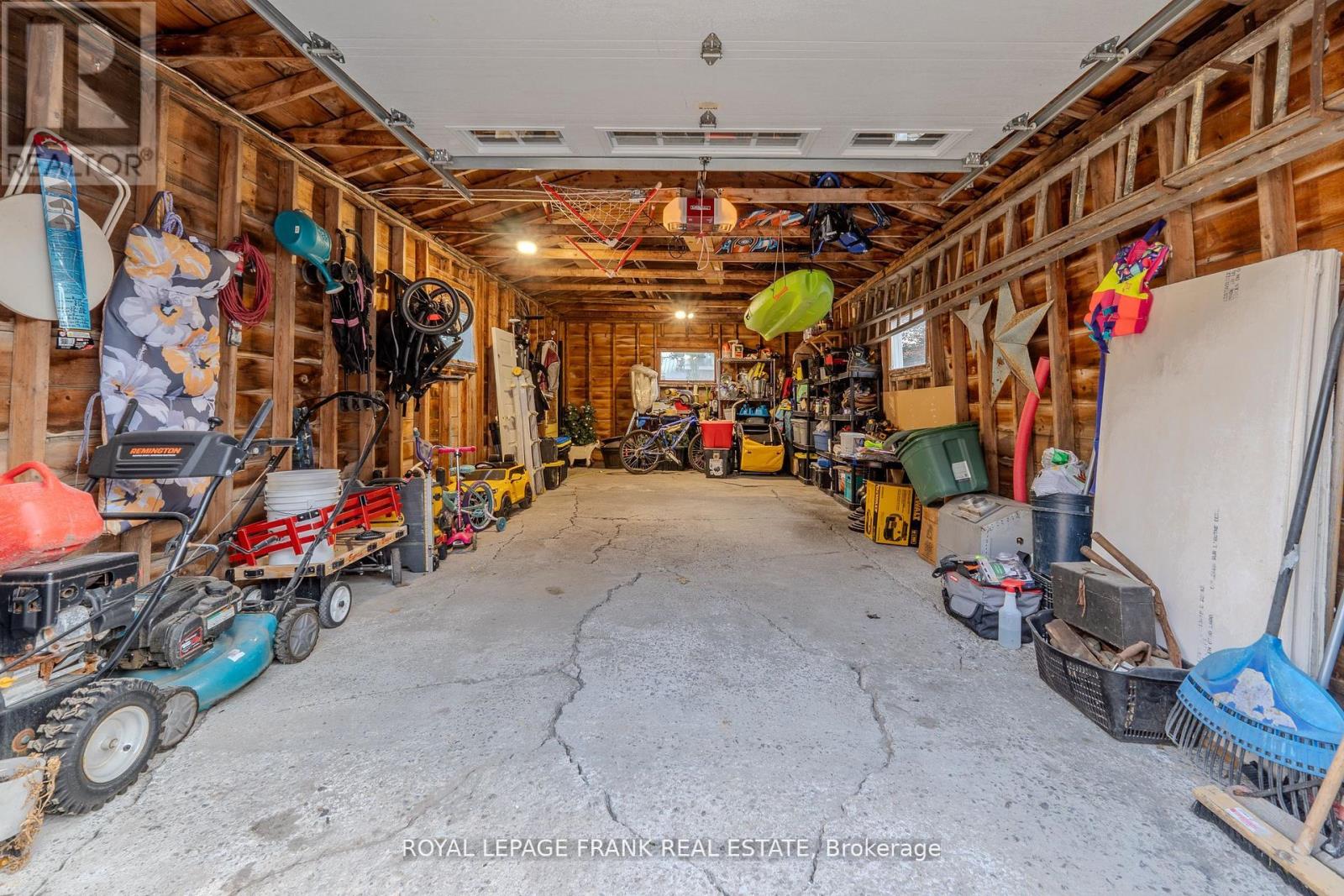 69 Peel Street, Kawartha Lakes (Lindsay), Ontario  K9V 3M5 - Photo 37 - X12587678