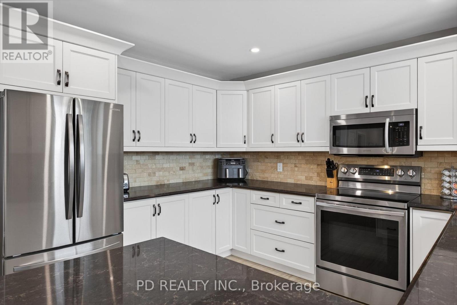 308 Cross Creek Road, Kawartha Lakes (Ops), Ontario  K9V 4R2 - Photo 10 - X12587890