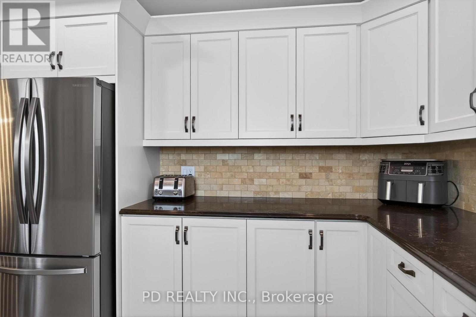 308 Cross Creek Road, Kawartha Lakes (Ops), Ontario  K9V 4R2 - Photo 13 - X12587890