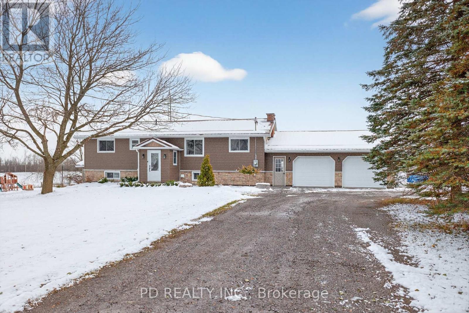 308 Cross Creek Road, Kawartha Lakes (Ops), Ontario  K9V 4R2 - Photo 2 - X12587890