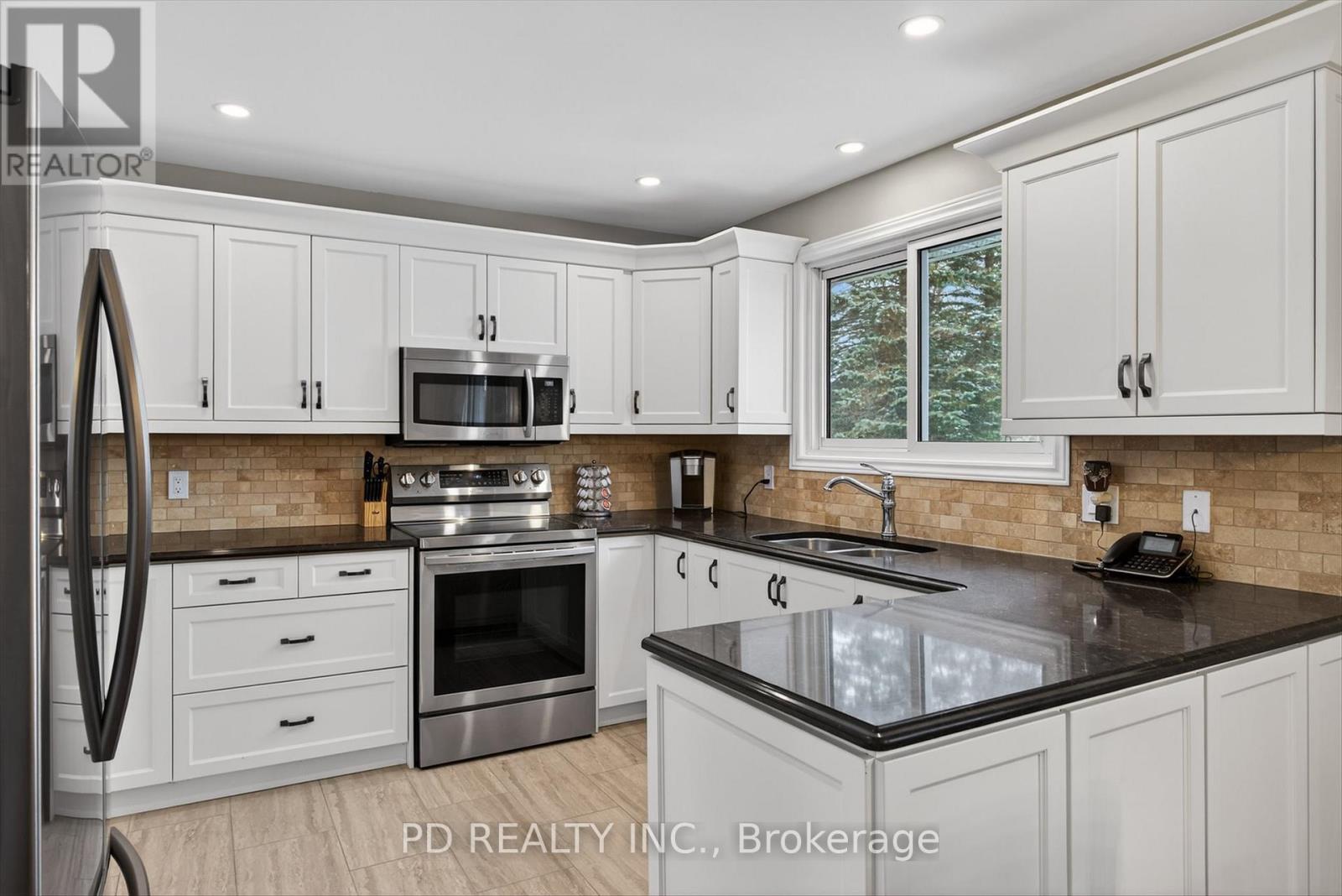 308 Cross Creek Road, Kawartha Lakes (Ops), Ontario  K9V 4R2 - Photo 9 - X12587890