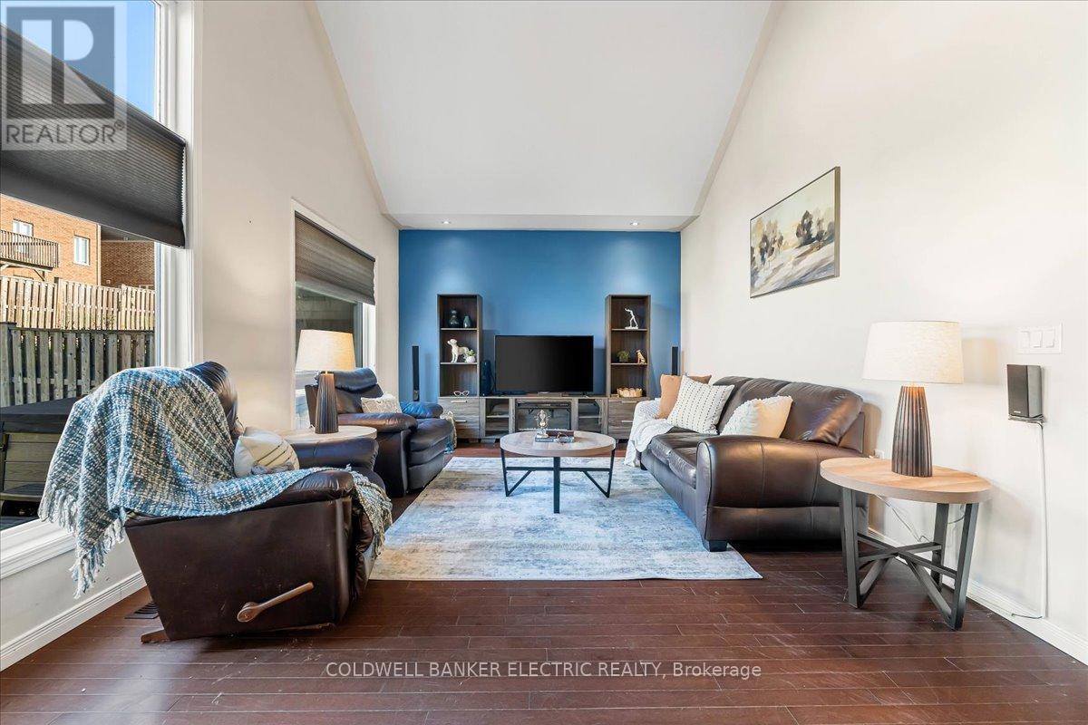 432 Florence Drive, Peterborough (Monaghan Ward 2), Ontario  K9J 0H9 - Photo 10 - X12588084