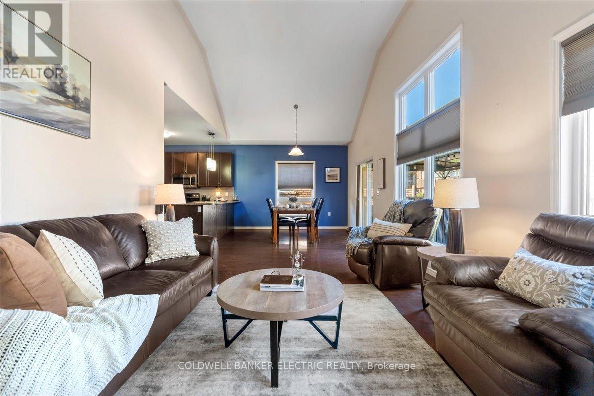 432 Florence Drive, Peterborough (Monaghan Ward 2), Ontario  K9J 0H9 - Photo 11 - X12588084