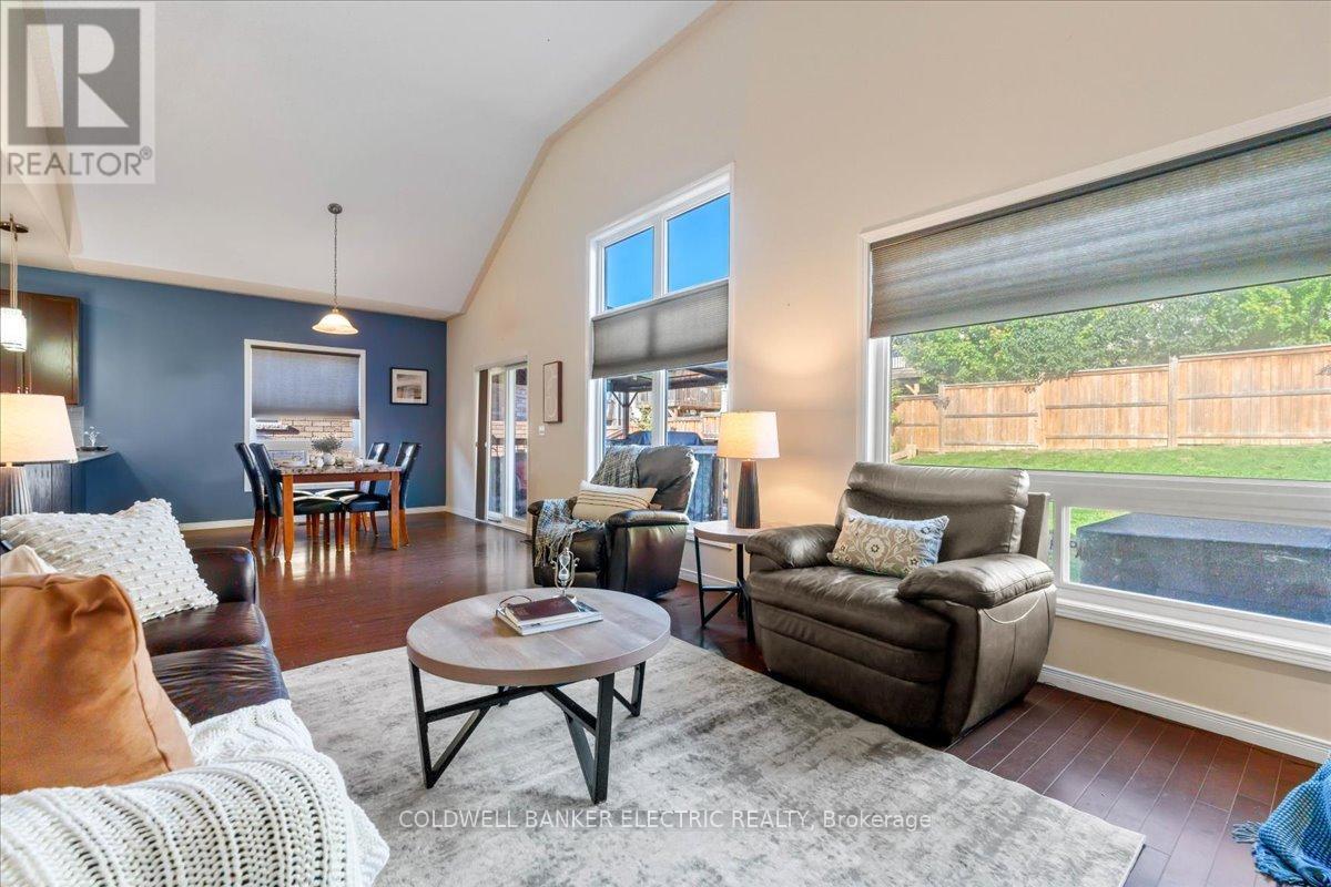 432 Florence Drive, Peterborough (Monaghan Ward 2), Ontario  K9J 0H9 - Photo 12 - X12588084