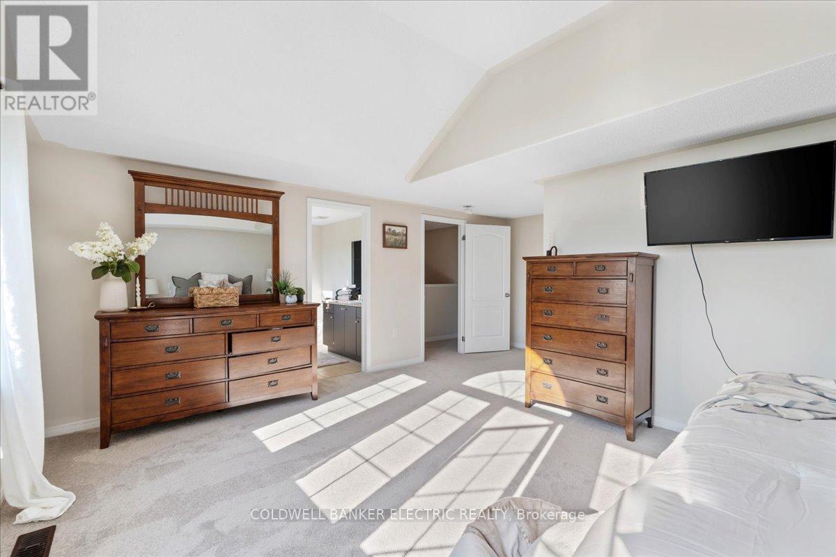 432 Florence Drive, Peterborough (Monaghan Ward 2), Ontario  K9J 0H9 - Photo 15 - X12588084