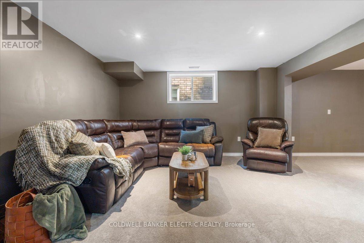 432 Florence Drive, Peterborough (Monaghan Ward 2), Ontario  K9J 0H9 - Photo 26 - X12588084