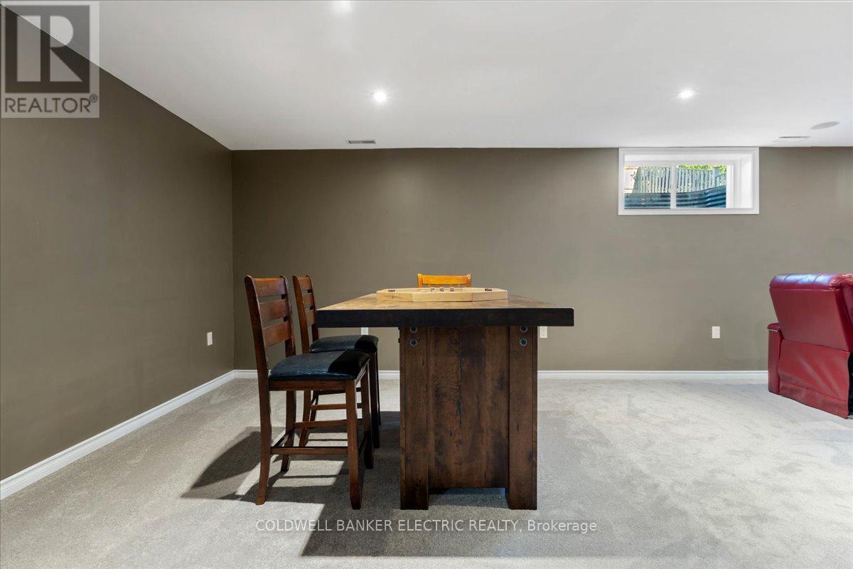 432 Florence Drive, Peterborough (Monaghan Ward 2), Ontario  K9J 0H9 - Photo 27 - X12588084