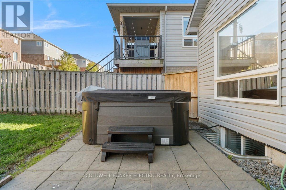 432 Florence Drive, Peterborough (Monaghan Ward 2), Ontario  K9J 0H9 - Photo 31 - X12588084