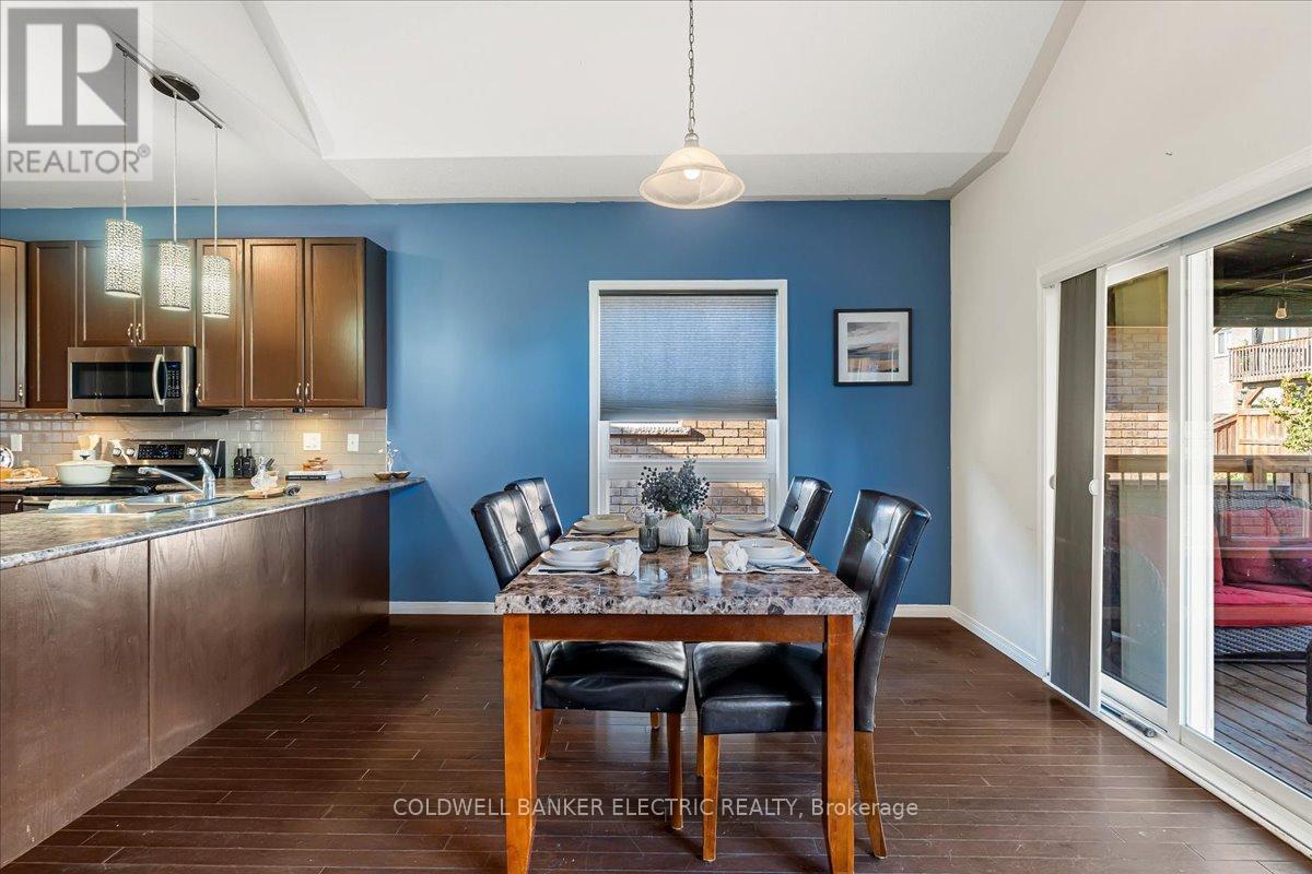 432 Florence Drive, Peterborough (Monaghan Ward 2), Ontario  K9J 0H9 - Photo 7 - X12588084