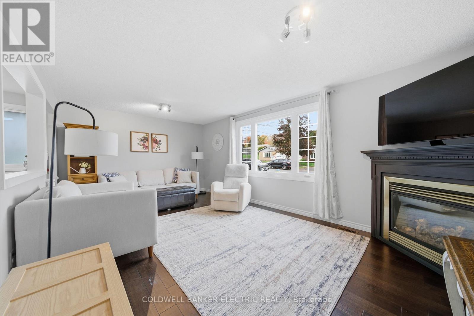 1673 Redwood Drive, Peterborough (Monaghan Ward 2), Ontario  K9K 1M2 - Photo 6 - X12590314