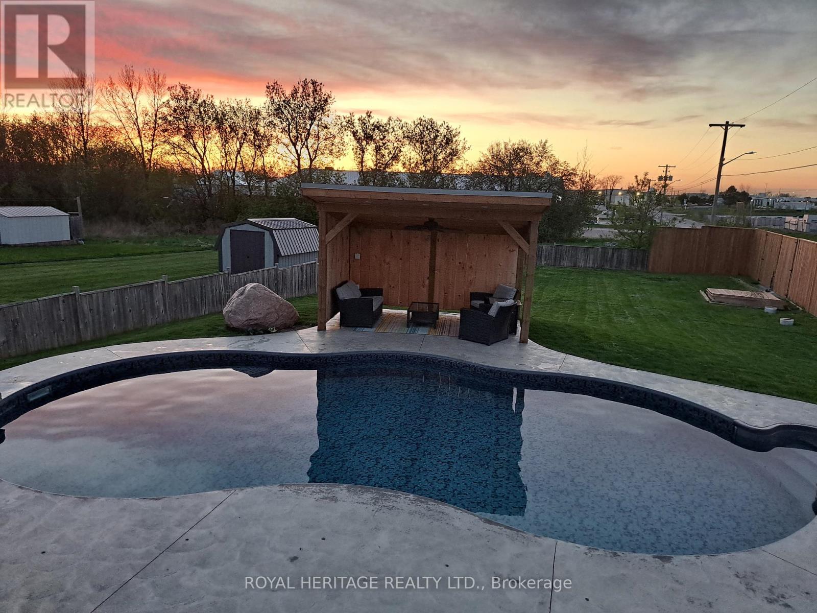 26 Beverly Street, Kawartha Lakes (Lindsay), Ontario  K9V 4Y7 - Photo 4 - X12590494