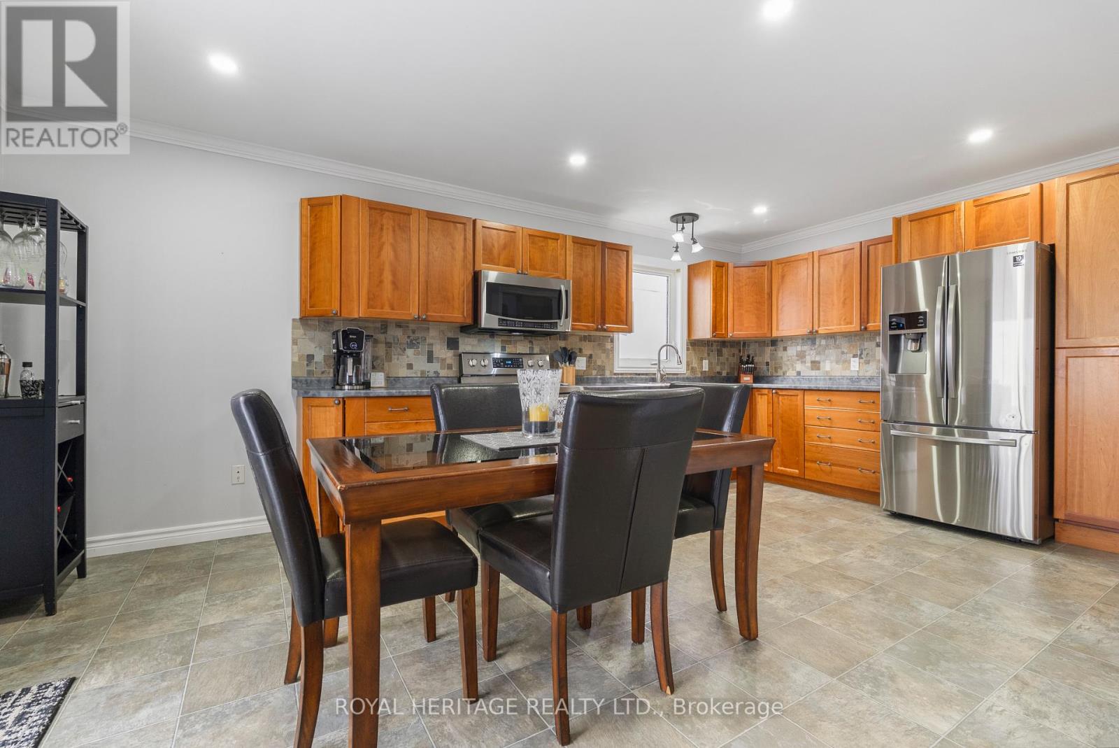 26 Beverly Street, Kawartha Lakes (Lindsay), Ontario  K9V 4Y7 - Photo 7 - X12590494