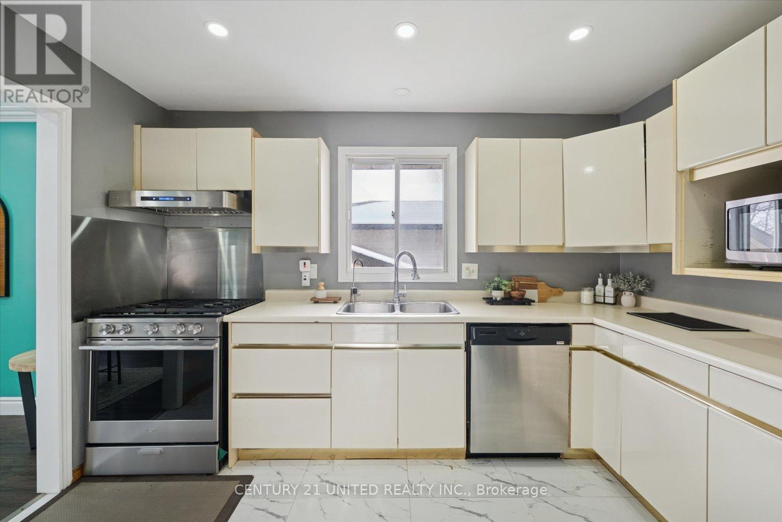 939 Dainard Drive, Peterborough (Monaghan Ward 2), Ontario  K9K 2A7 - Photo 14 - X12590786