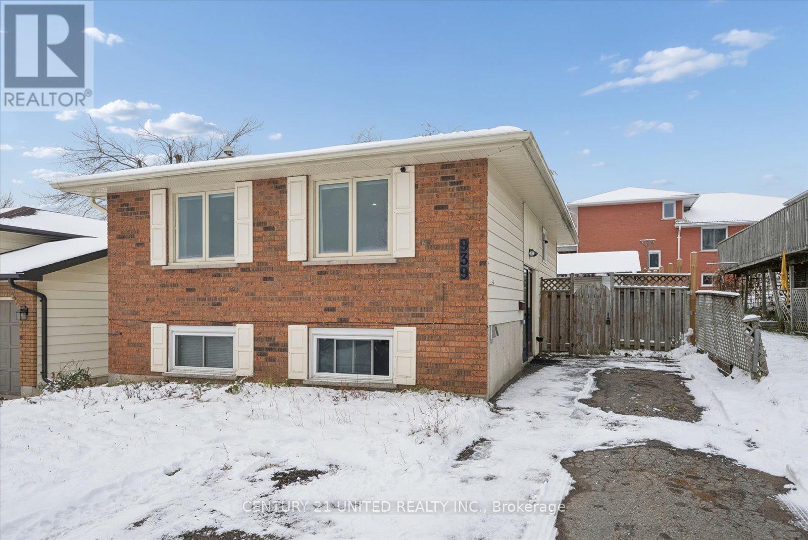 939 Dainard Drive, Peterborough (Monaghan Ward 2), Ontario  K9K 2A7 - Photo 2 - X12590786