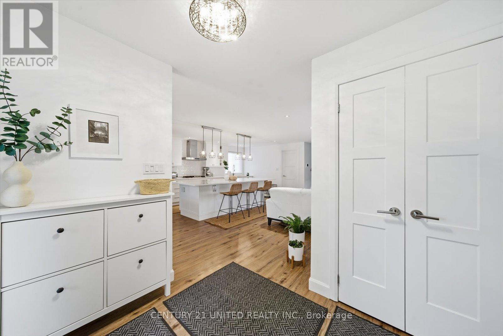 2339 Kawartha Heights Boulevard, Peterborough (Monaghan Ward 2), Ontario  K9K 1S4 - Photo 8 - X12591038