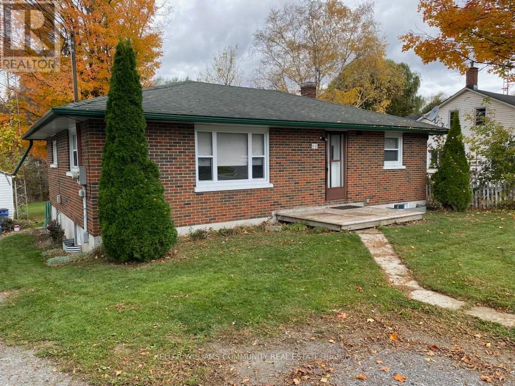 58 North Street N, Clarington (Newcastle), Ontario  L1B 1H7 - Photo 2 - E12591464