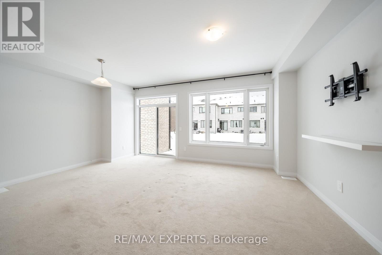 124 Corley Street, Kawartha Lakes (Lindsay), Ontario  K9V 0R4 - Photo 10 - X12591322