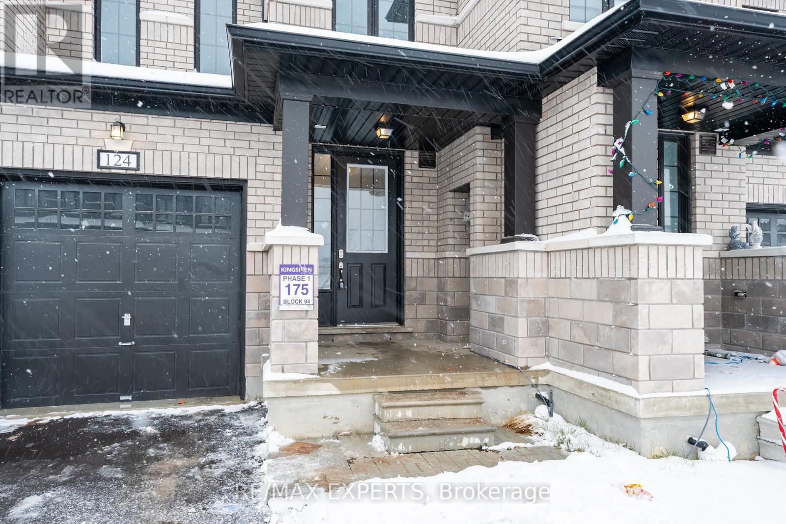 124 Corley Street, Kawartha Lakes (Lindsay), Ontario  K9V 0R4 - Photo 2 - X12591322