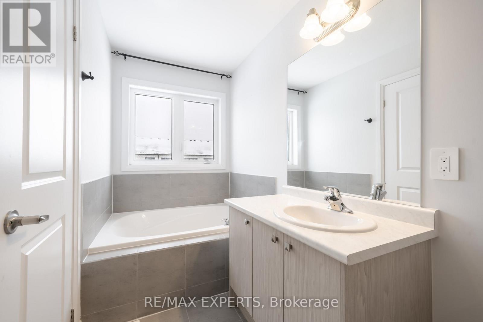 124 Corley Street, Kawartha Lakes (Lindsay), Ontario  K9V 0R4 - Photo 34 - X12591322