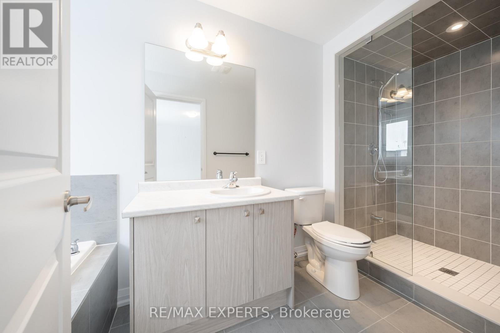 124 Corley Street, Kawartha Lakes (Lindsay), Ontario  K9V 0R4 - Photo 36 - X12591322