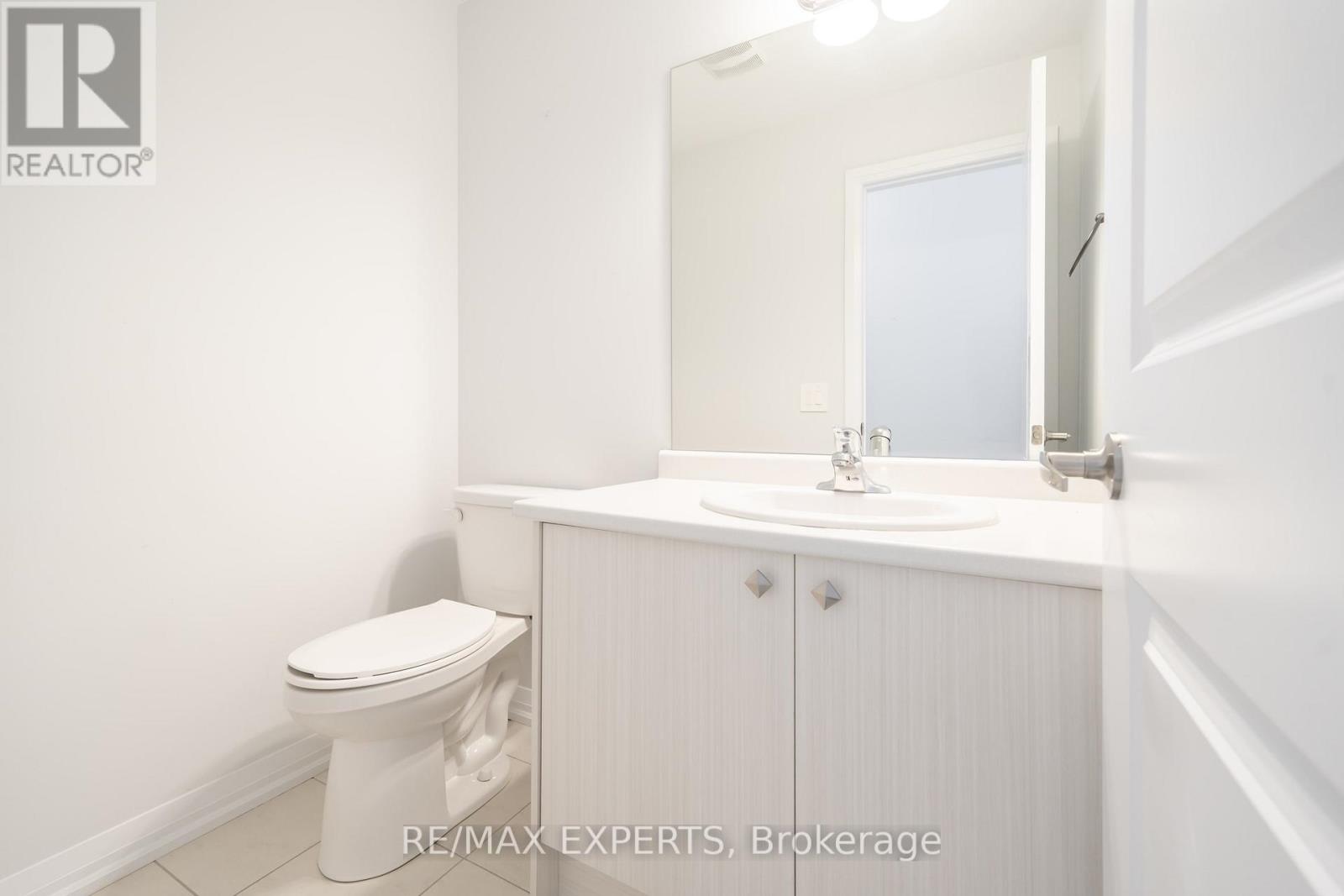 124 Corley Street, Kawartha Lakes (Lindsay), Ontario  K9V 0R4 - Photo 4 - X12591322