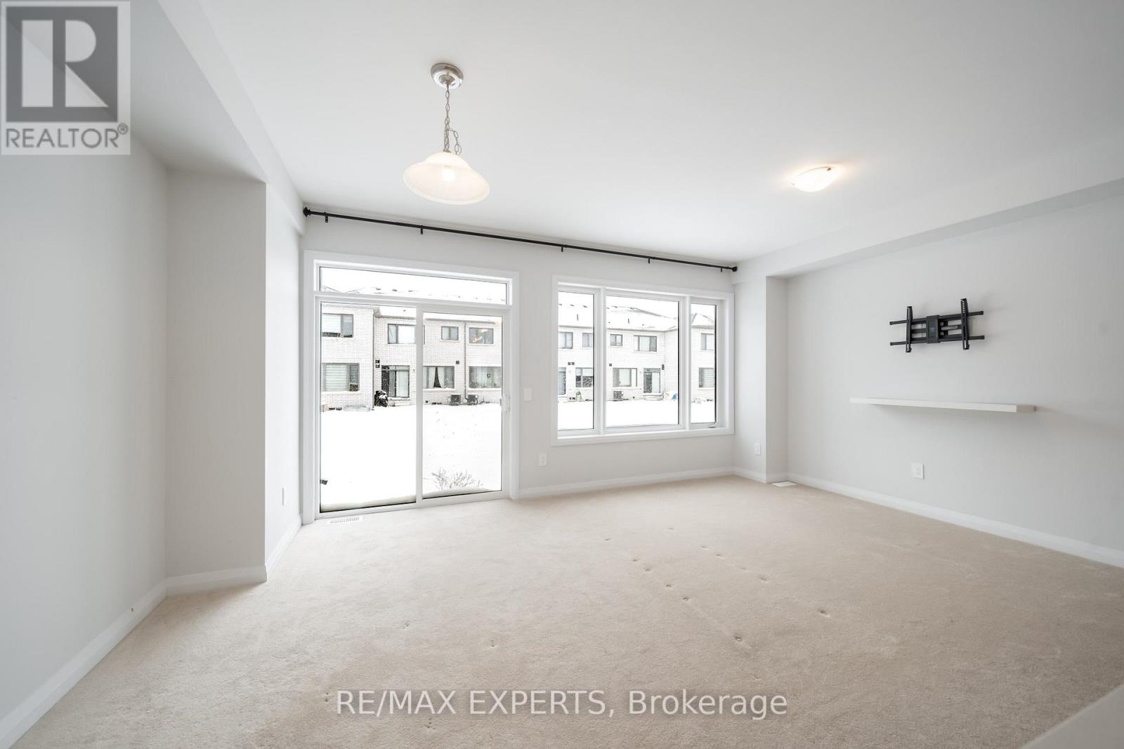 124 Corley Street, Kawartha Lakes (Lindsay), Ontario  K9V 0R4 - Photo 9 - X12591322