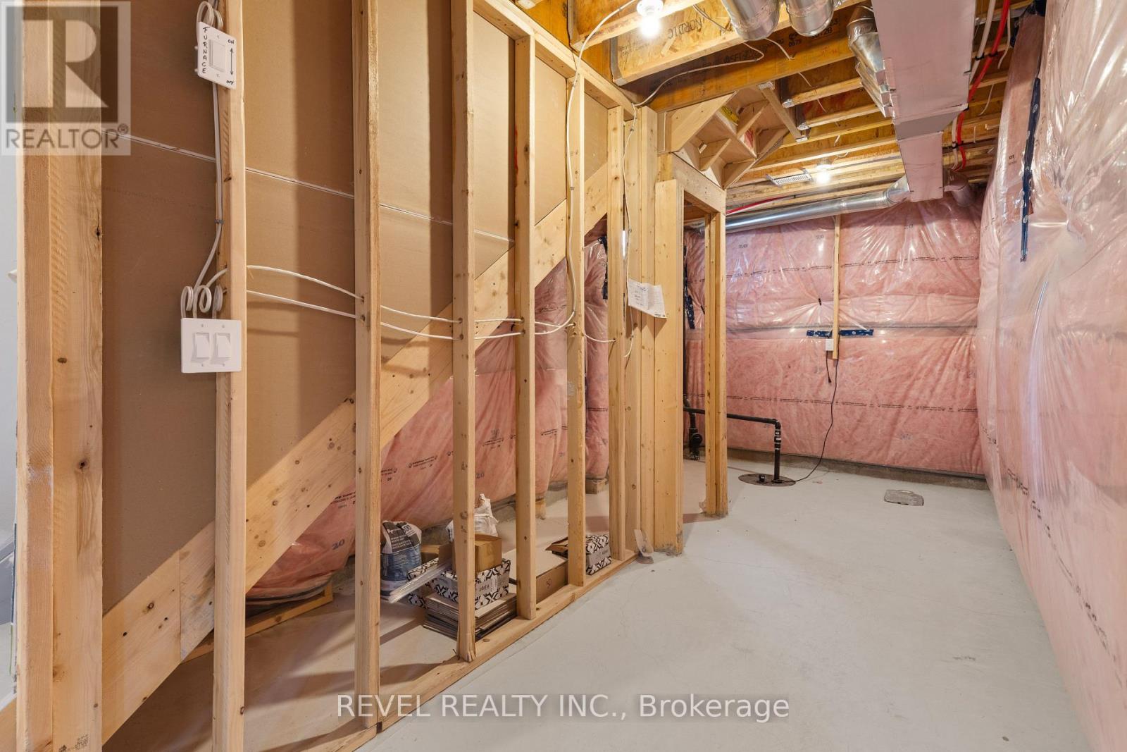 47 Corley Street, Kawartha Lakes (Lindsay), Ontario  K9V 6C2 - Photo 35 - X12592432