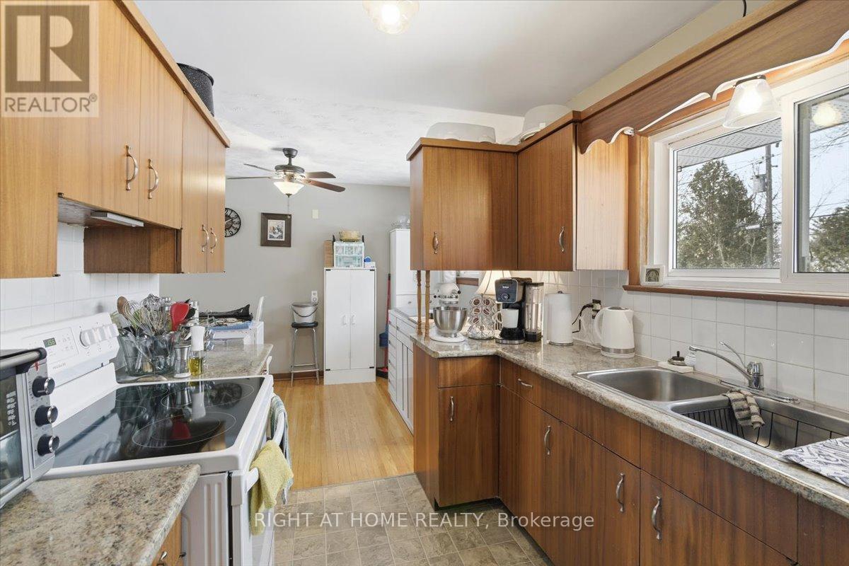 12 Maryknoll Avenue, Kawartha Lakes (Lindsay), Ontario  K9V 1A8 - Photo 10 - X12592922