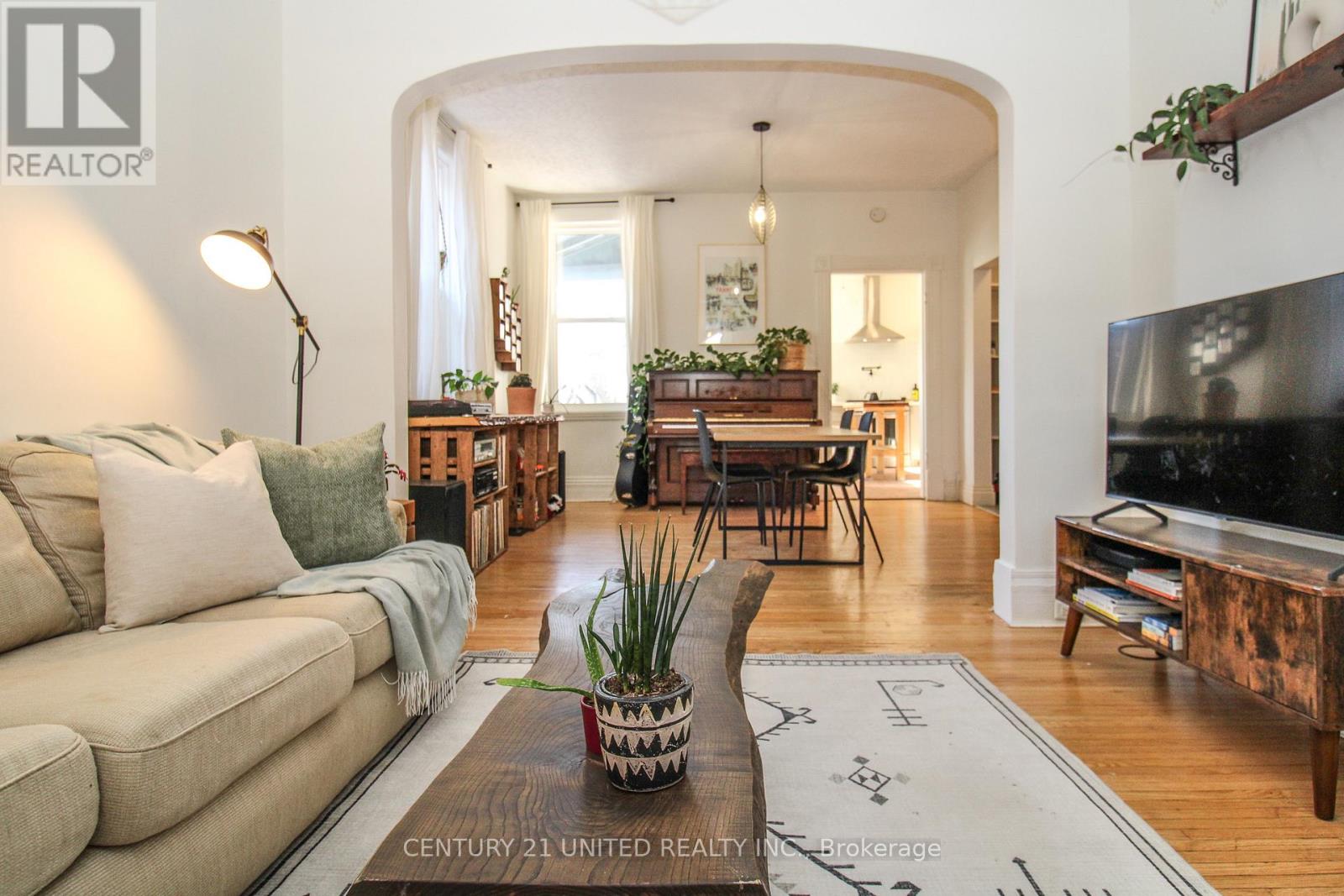 183 Rubidge Street, Peterborough (Town Ward 3), Ontario  K9J 3N6 - Photo 10 - X12593600