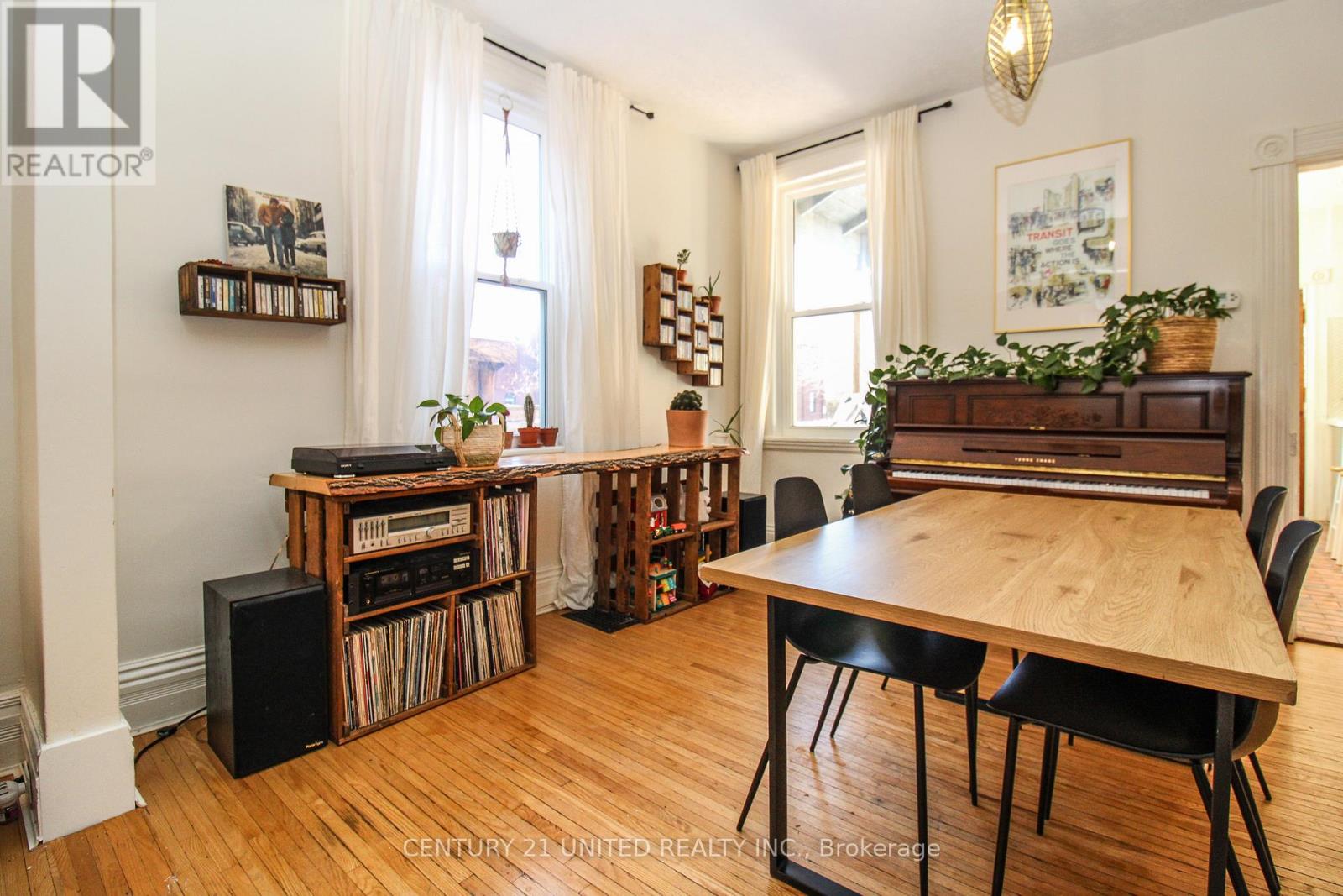 183 Rubidge Street, Peterborough (Town Ward 3), Ontario  K9J 3N6 - Photo 12 - X12593600