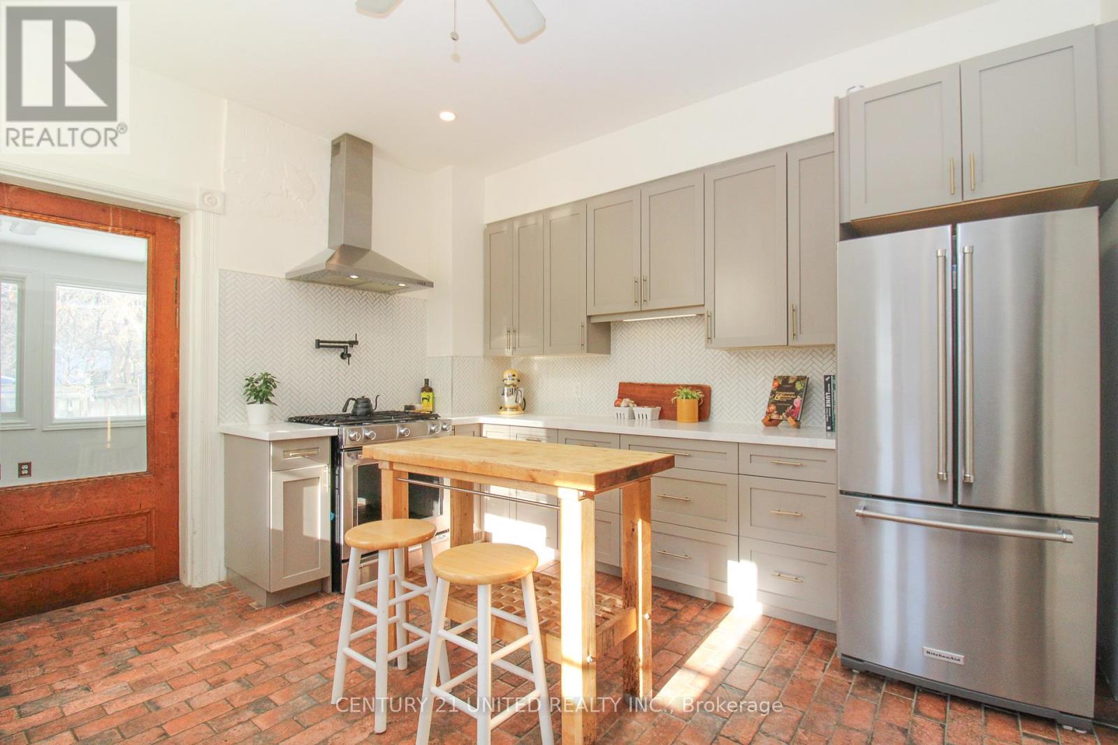 183 Rubidge Street, Peterborough (Town Ward 3), Ontario  K9J 3N6 - Photo 15 - X12593600