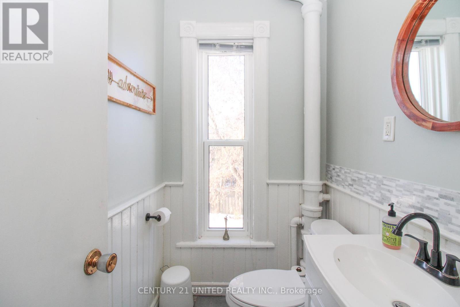 183 Rubidge Street, Peterborough (Town Ward 3), Ontario  K9J 3N6 - Photo 35 - X12593600