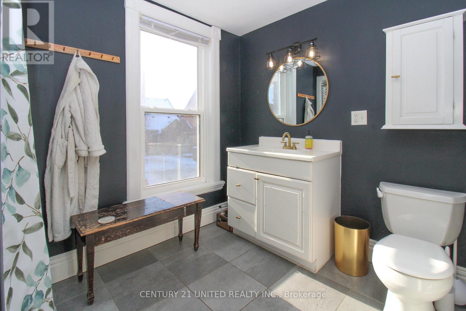 183 Rubidge Street, Peterborough (Town Ward 3), Ontario  K9J 3N6 - Photo 36 - X12593600