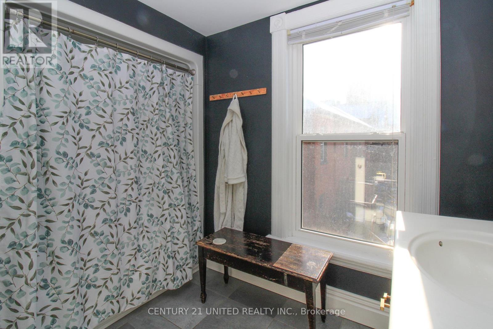 183 Rubidge Street, Peterborough (Town Ward 3), Ontario  K9J 3N6 - Photo 37 - X12593600