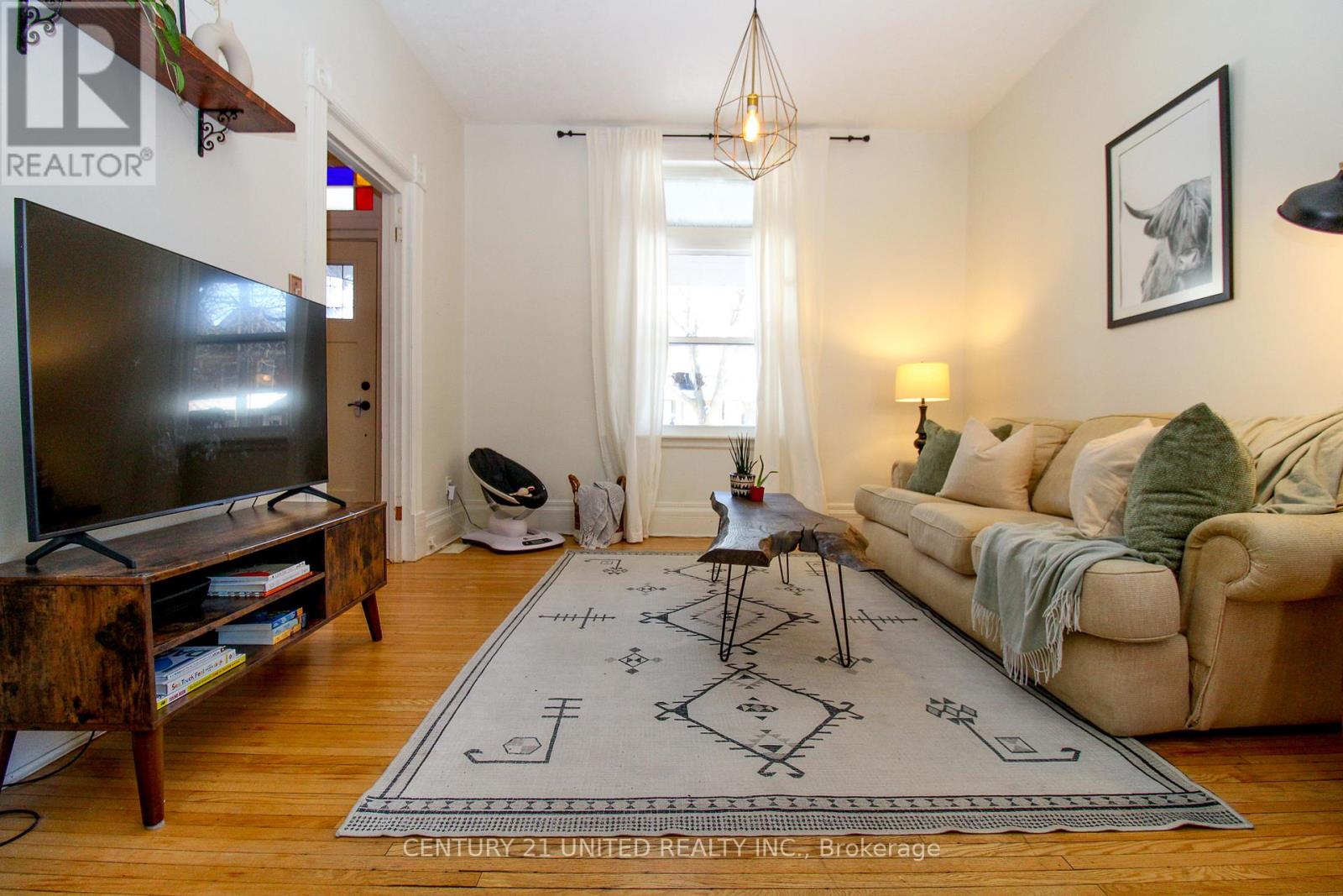 183 Rubidge Street, Peterborough (Town Ward 3), Ontario  K9J 3N6 - Photo 8 - X12593600