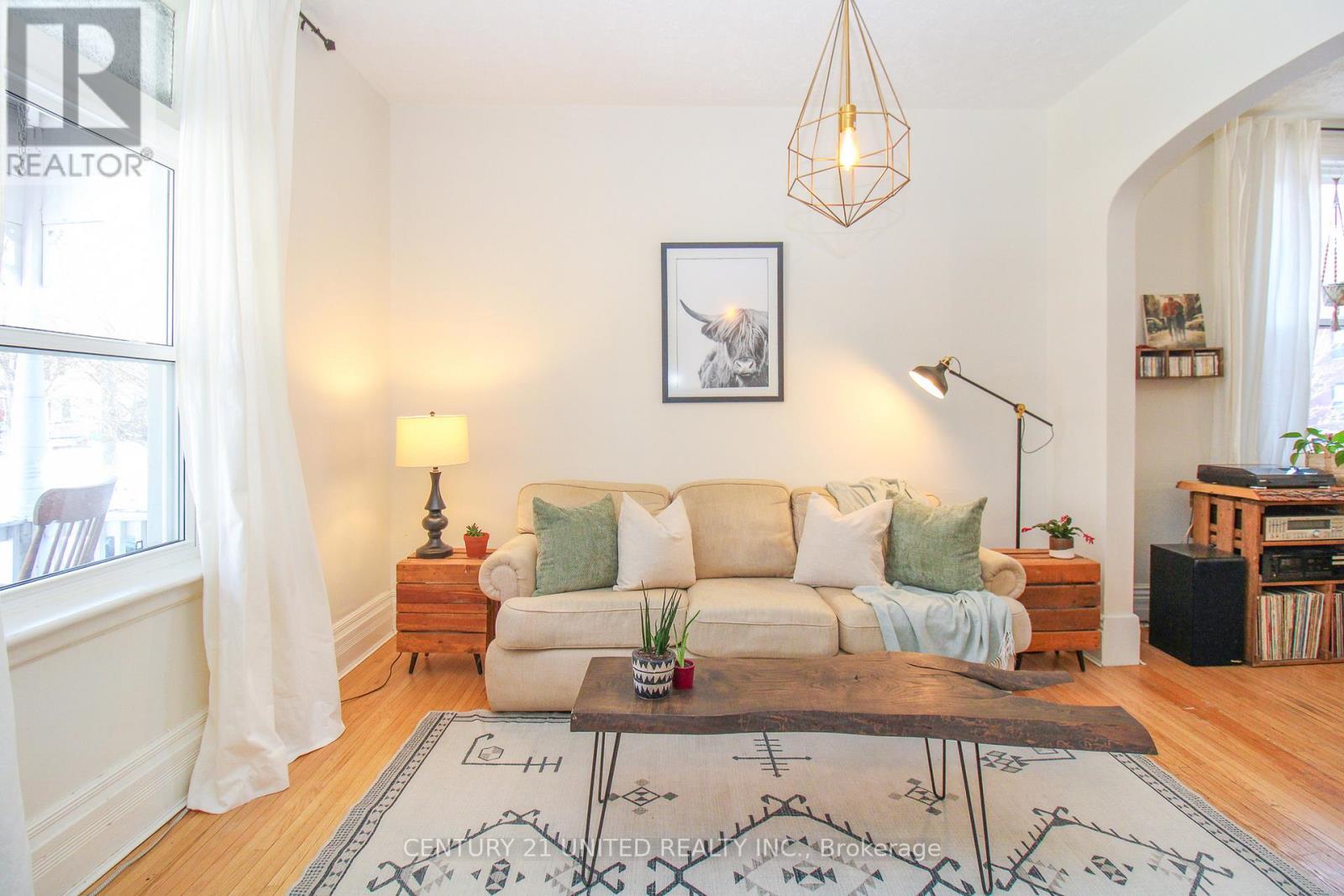 183 Rubidge Street, Peterborough (Town Ward 3), Ontario  K9J 3N6 - Photo 9 - X12593600