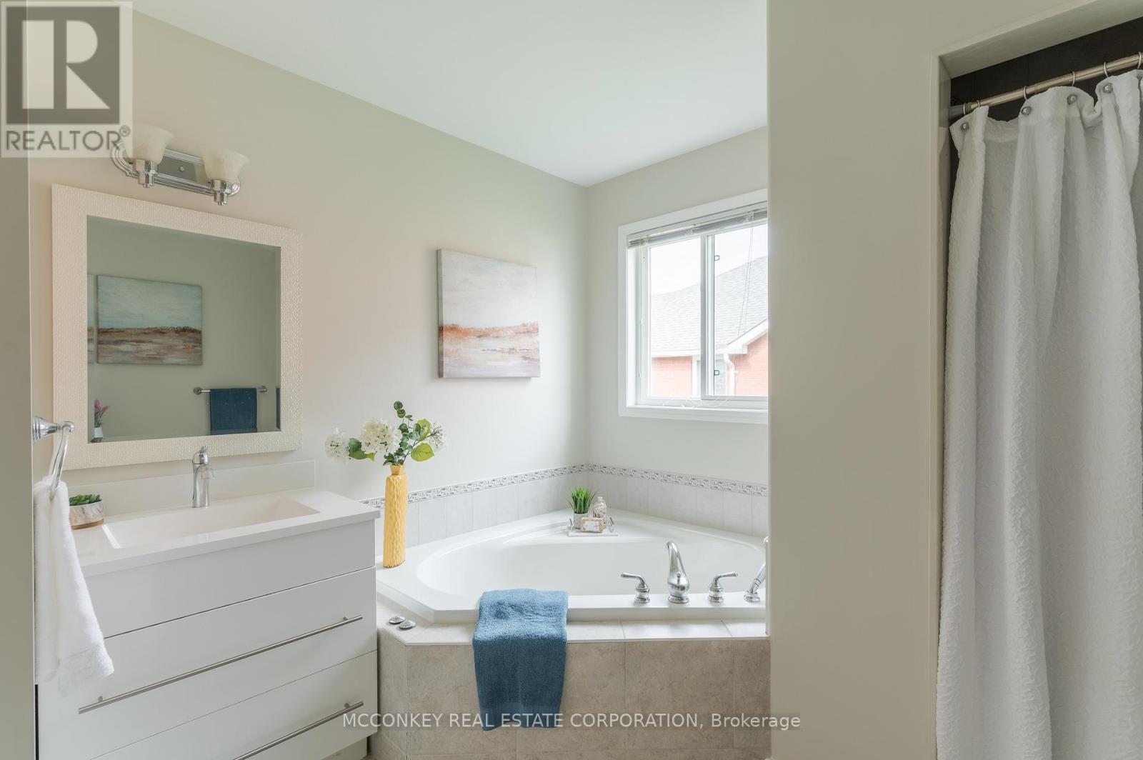 1563 Scollard Crescent, Peterborough (Ashburnham Ward 4), Ontario  K9H 0A8 - Photo 15 - X12594256