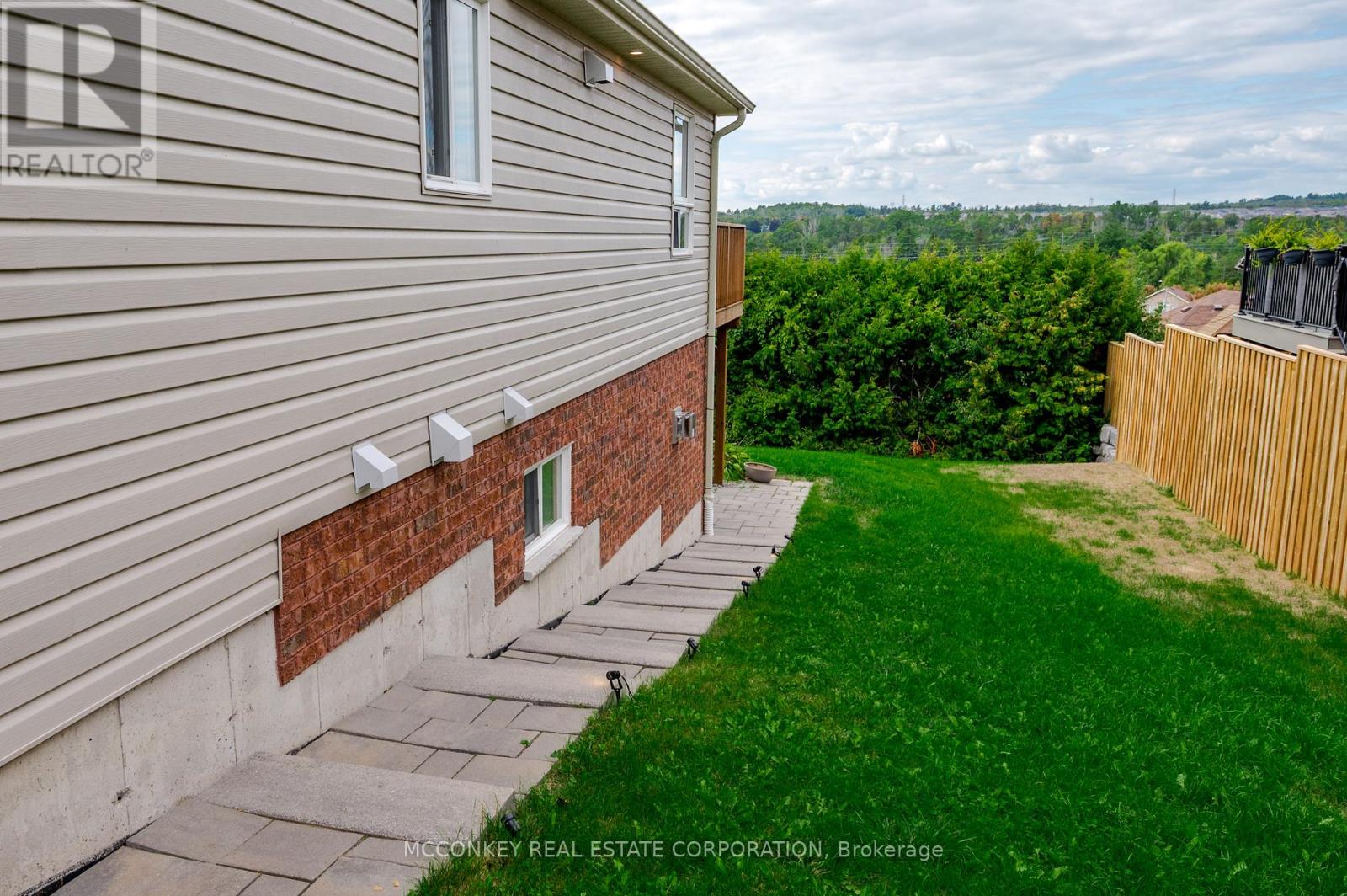 1563 Scollard Crescent, Peterborough (Ashburnham Ward 4), Ontario  K9H 0A8 - Photo 22 - X12594256