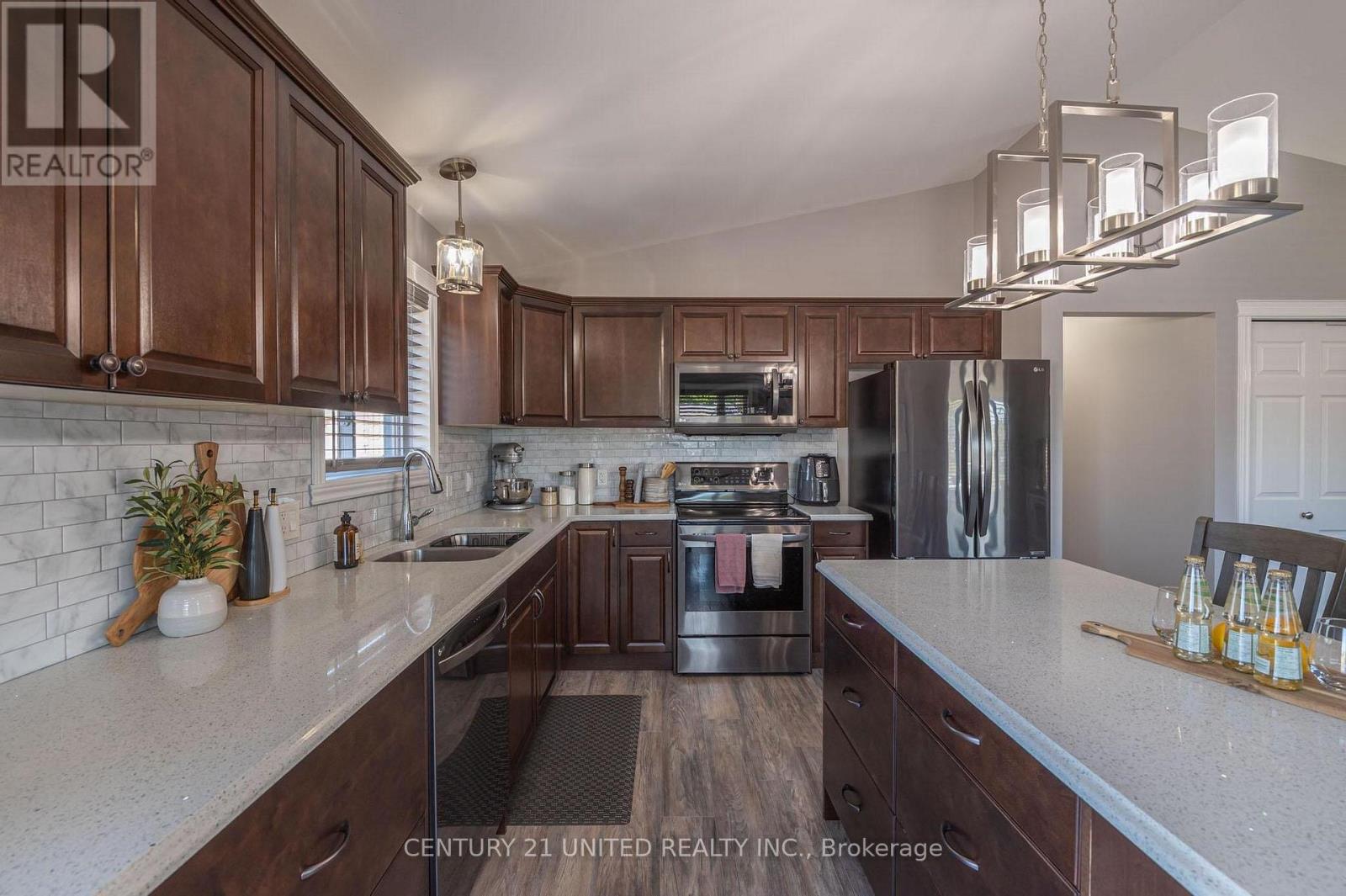 102 King Street W, Kawartha Lakes (Emily), Ontario  K0L 2W0 - Photo 5 - X12594478